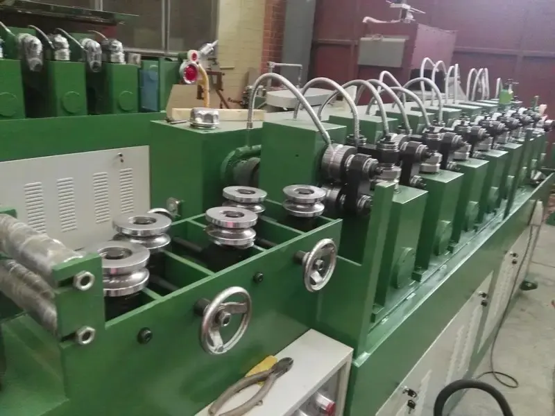Operação de configuração e vantagens do sistema de prensagem da fábrica de rolamento